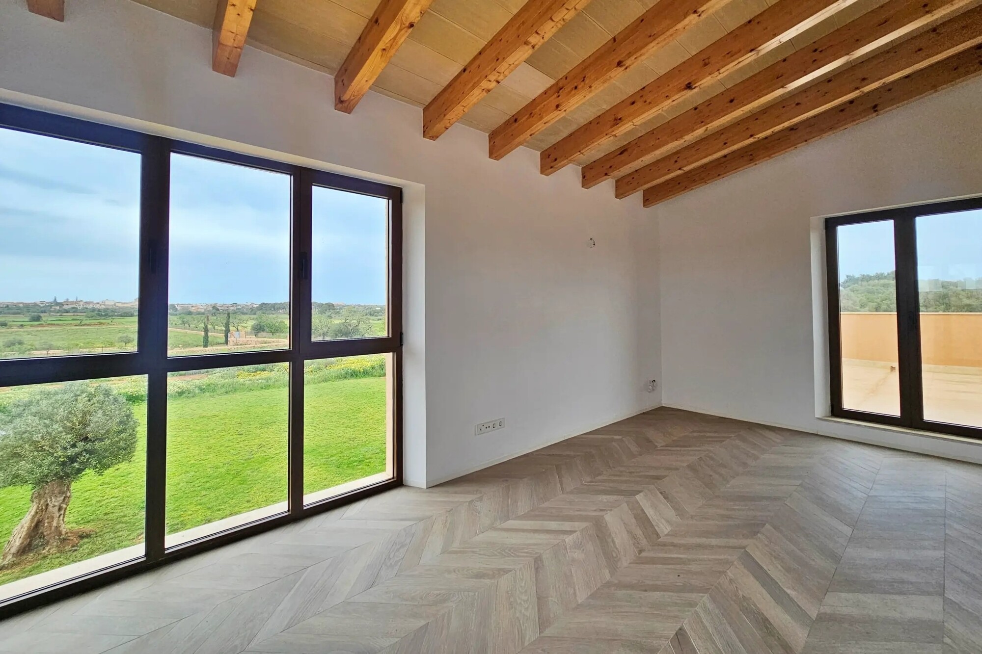NEUBAU (Fertiggestellt): Exklusives Landhaus mit Blick auf Santanyi
