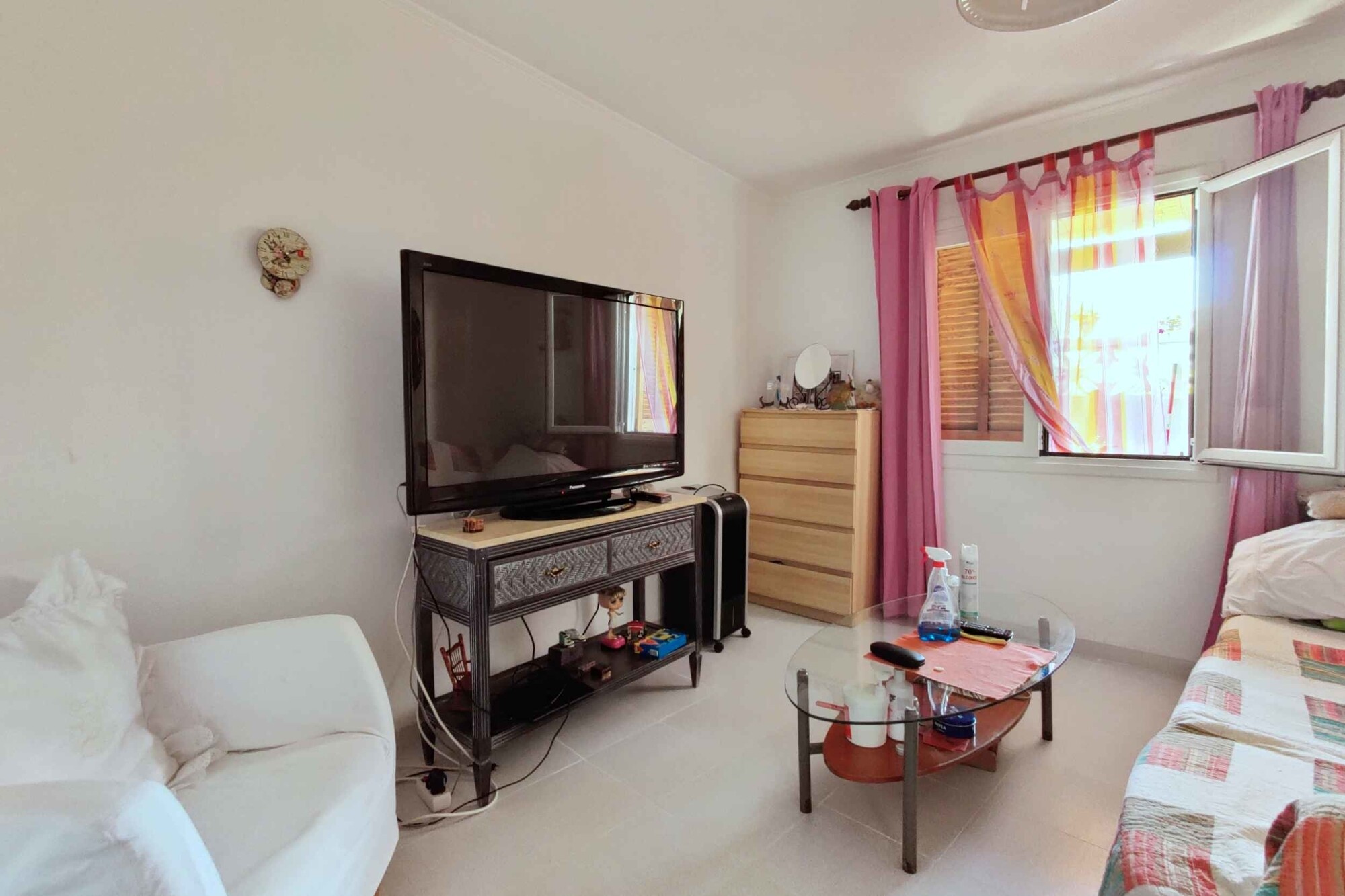 INVESTMENT: Property with a total of 4 units