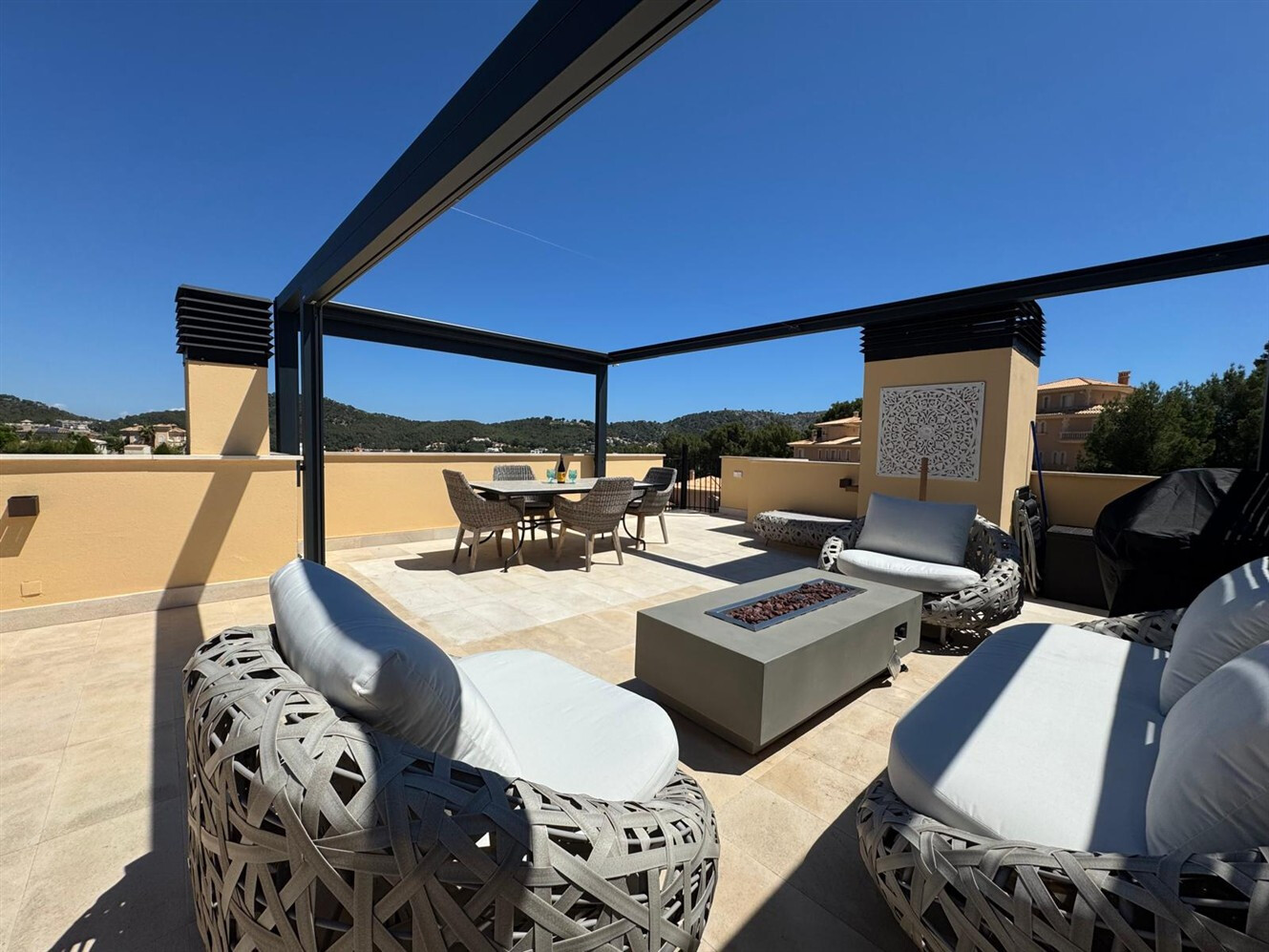 Modern penthouse apartment with large roof terrace