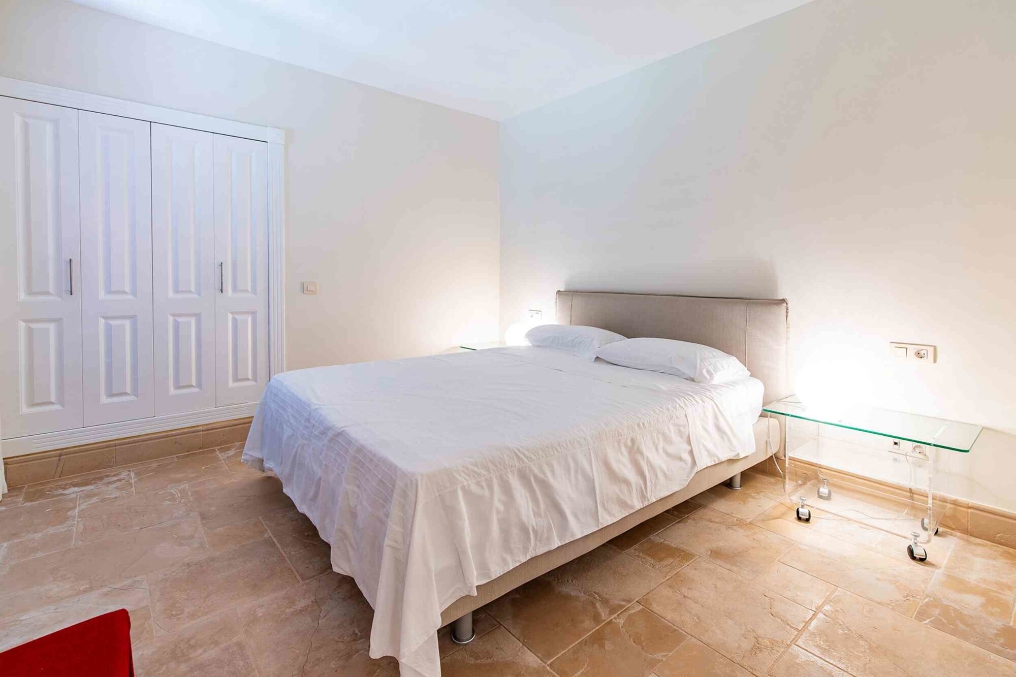 Large garden apartment in luxury residence "Gran Folies"