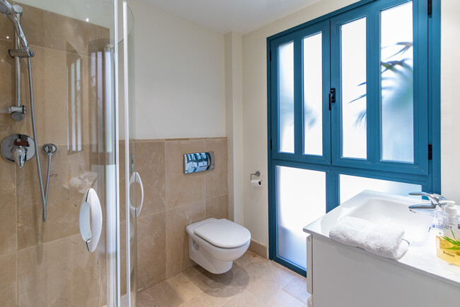 Large garden apartment in luxury residence "Gran Folies"