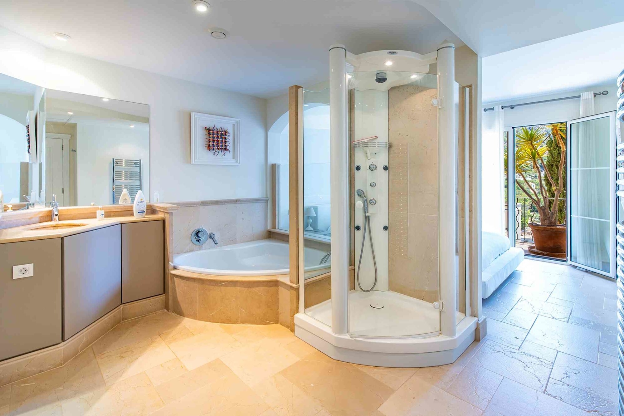 Large garden apartment in luxury residence "Gran Folies"