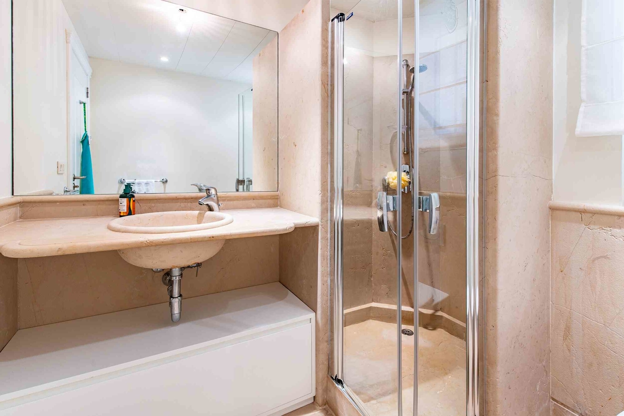 Large garden apartment in luxury residence "Gran Folies"