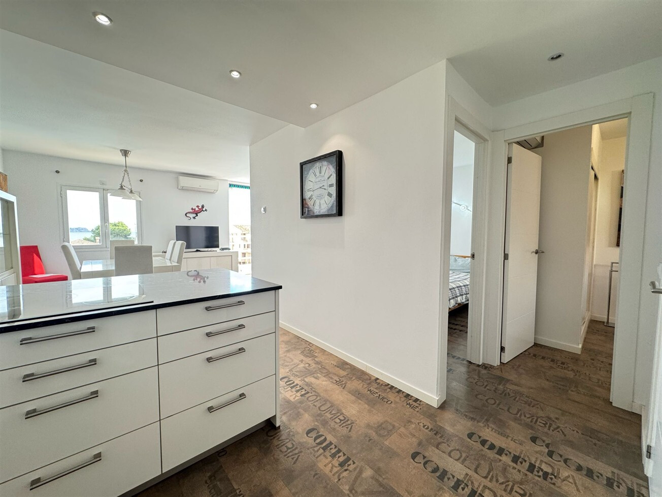 Modernisiertes Apartment mit Meerblick in zweiter Meereslinie
