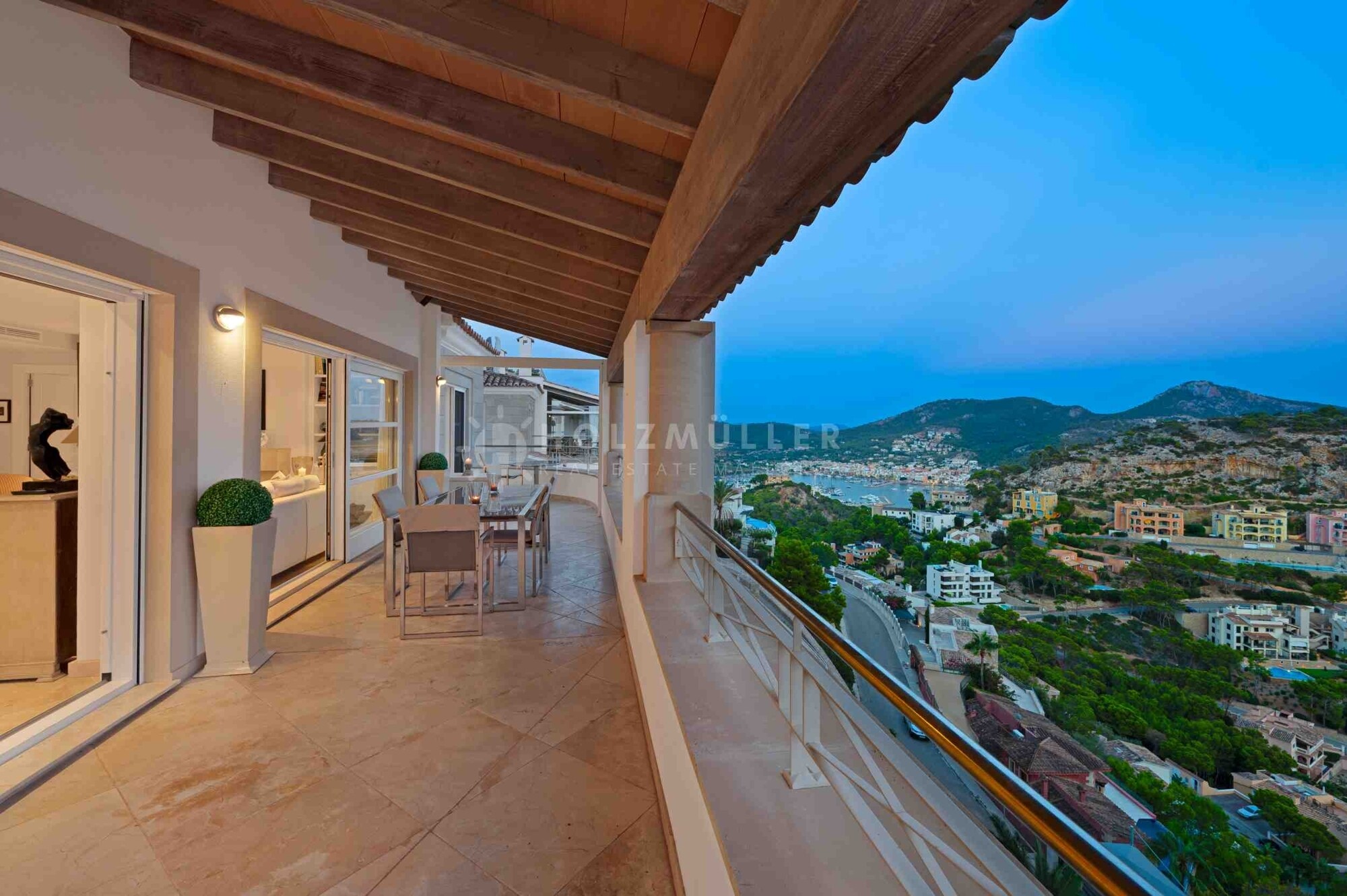 Luxuriöses Penthouse Apartment mit einzigartigem Meerblick