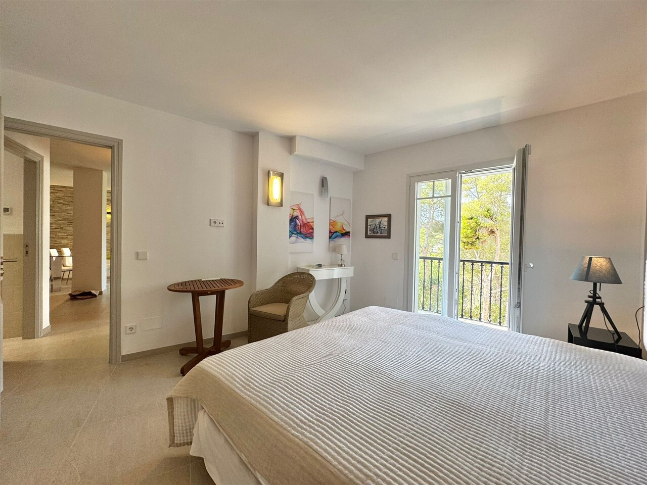 Renovated apartment in a sought-after location