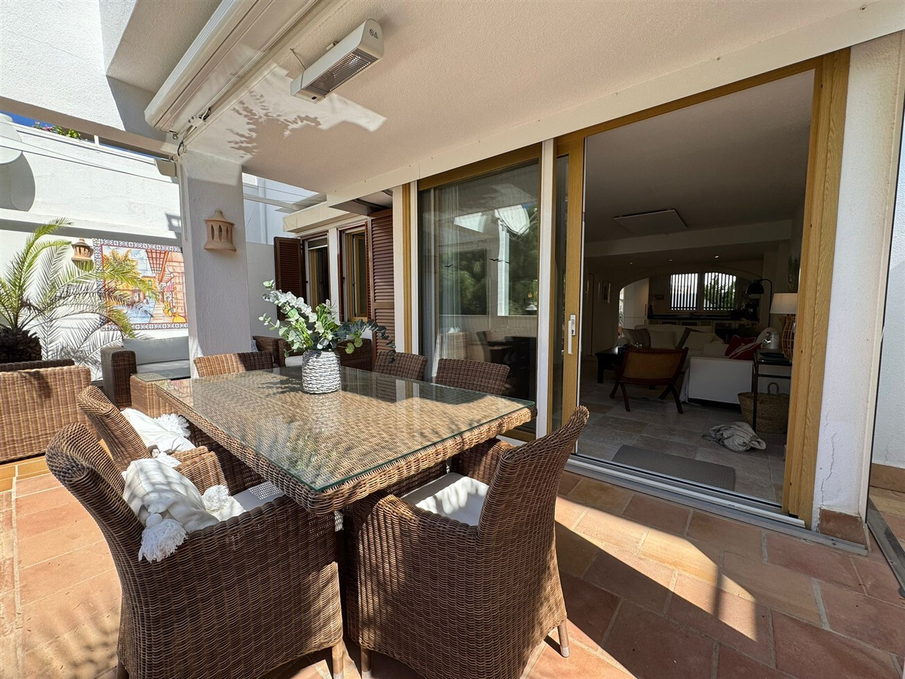 MIETE: Wohnung mit großer Terrasse (verfügbar ab 01.12.2025)