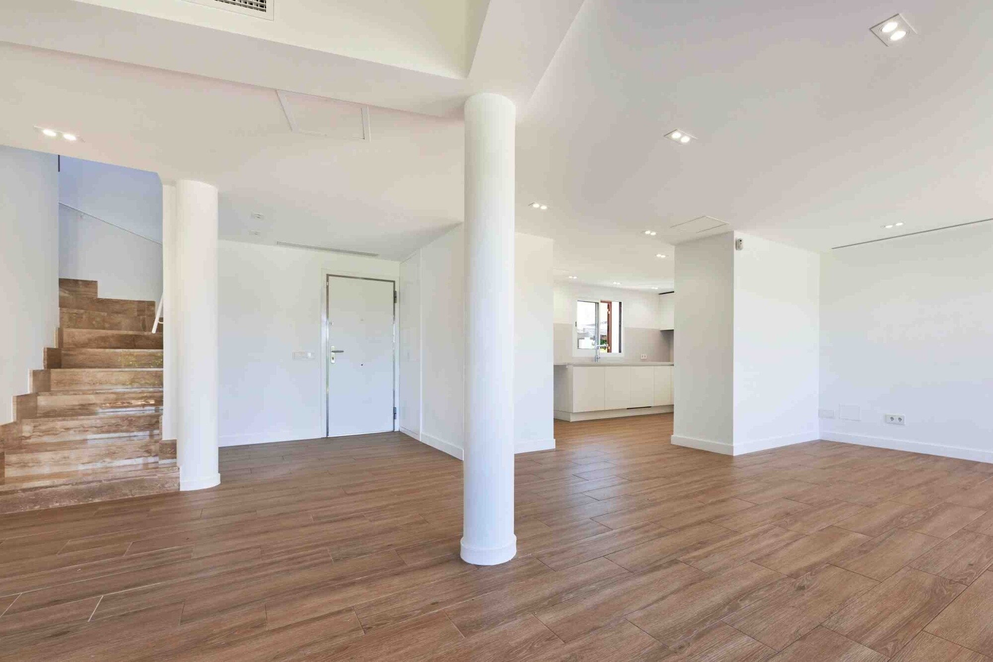 Casa unifamiliar en el campo de golf en un complejo bien cuidado con piscina