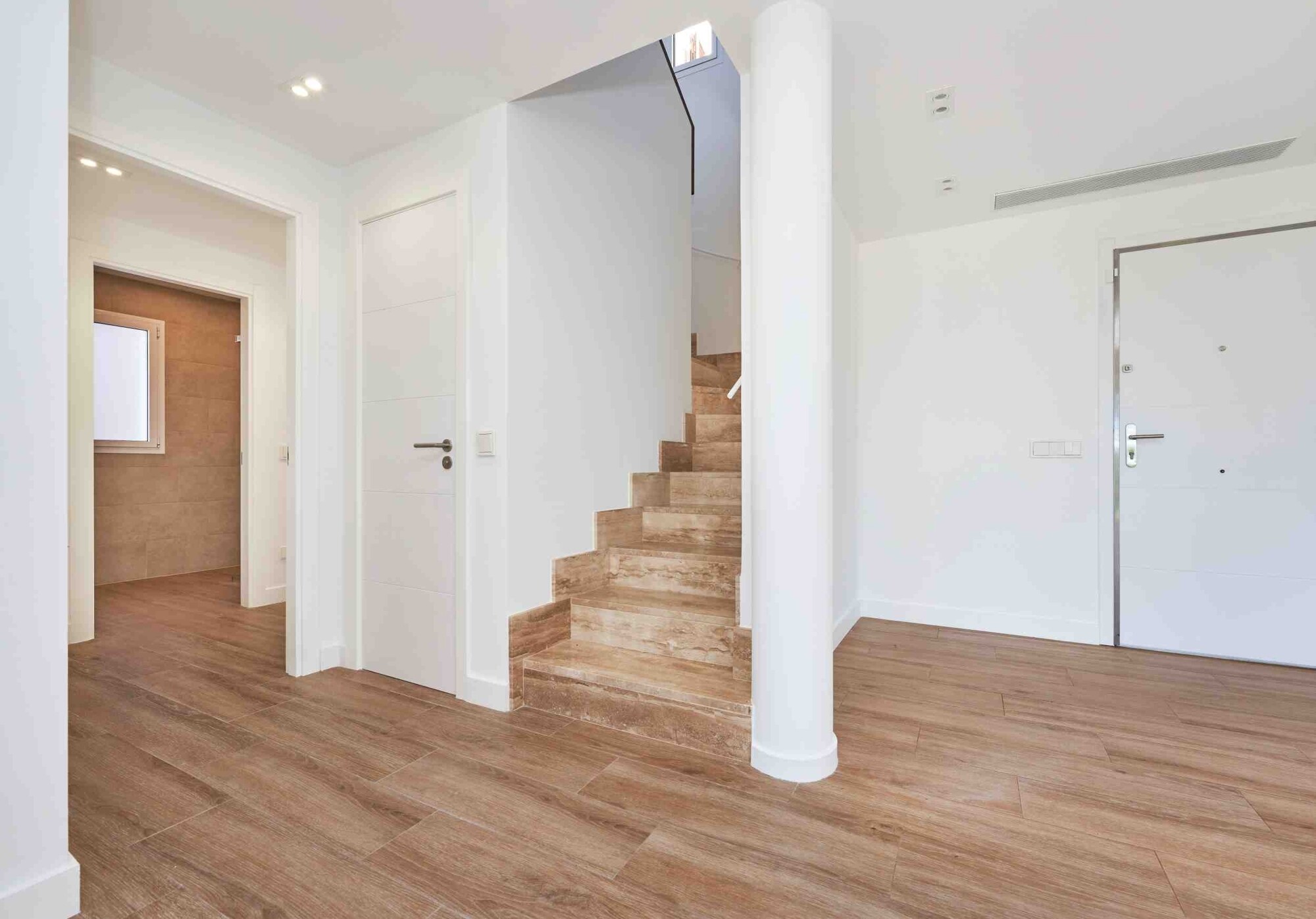 Casa unifamiliar en el campo de golf en un complejo bien cuidado con piscina