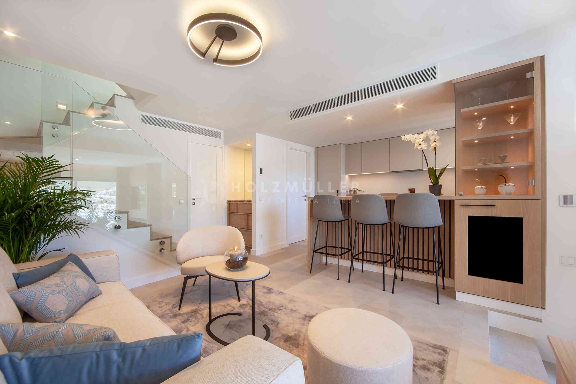 Casa adosada de lujo para primera ocupación después de la renovación con vistas al puerto