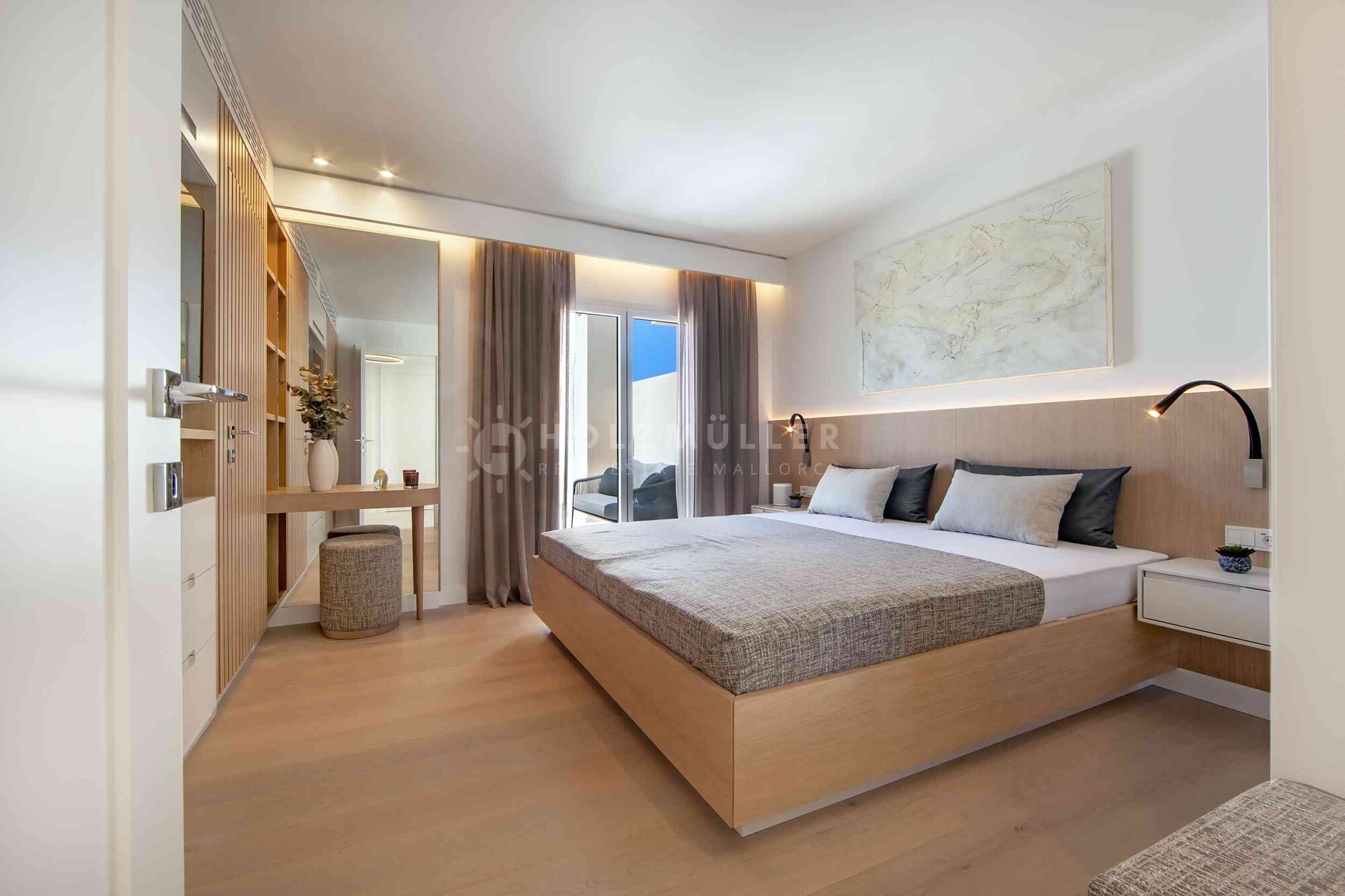 Casa adosada de lujo para primera ocupación después de la renovación con vistas al puerto