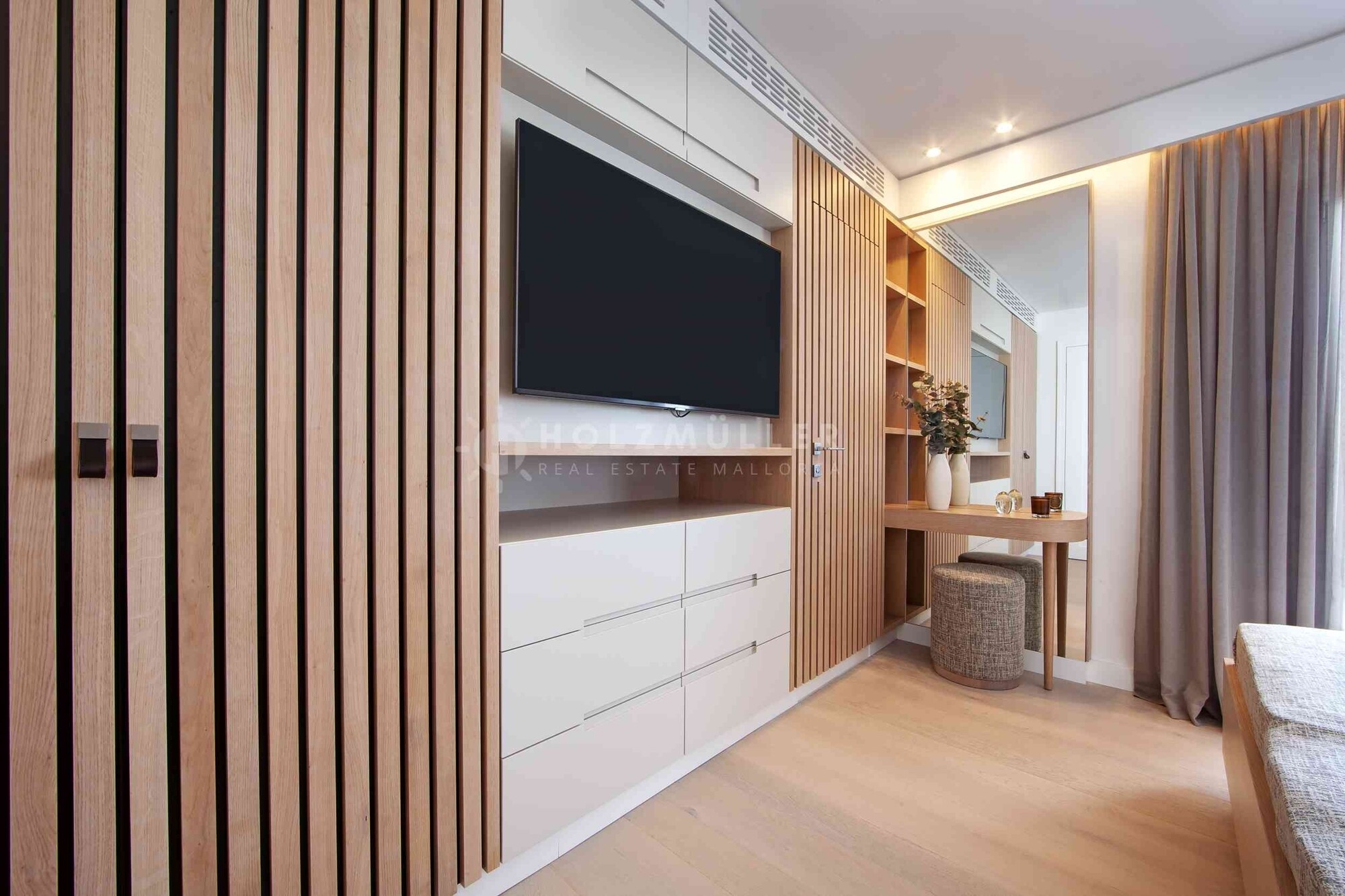 Casa adosada de lujo para primera ocupación después de la renovación con vistas al puerto