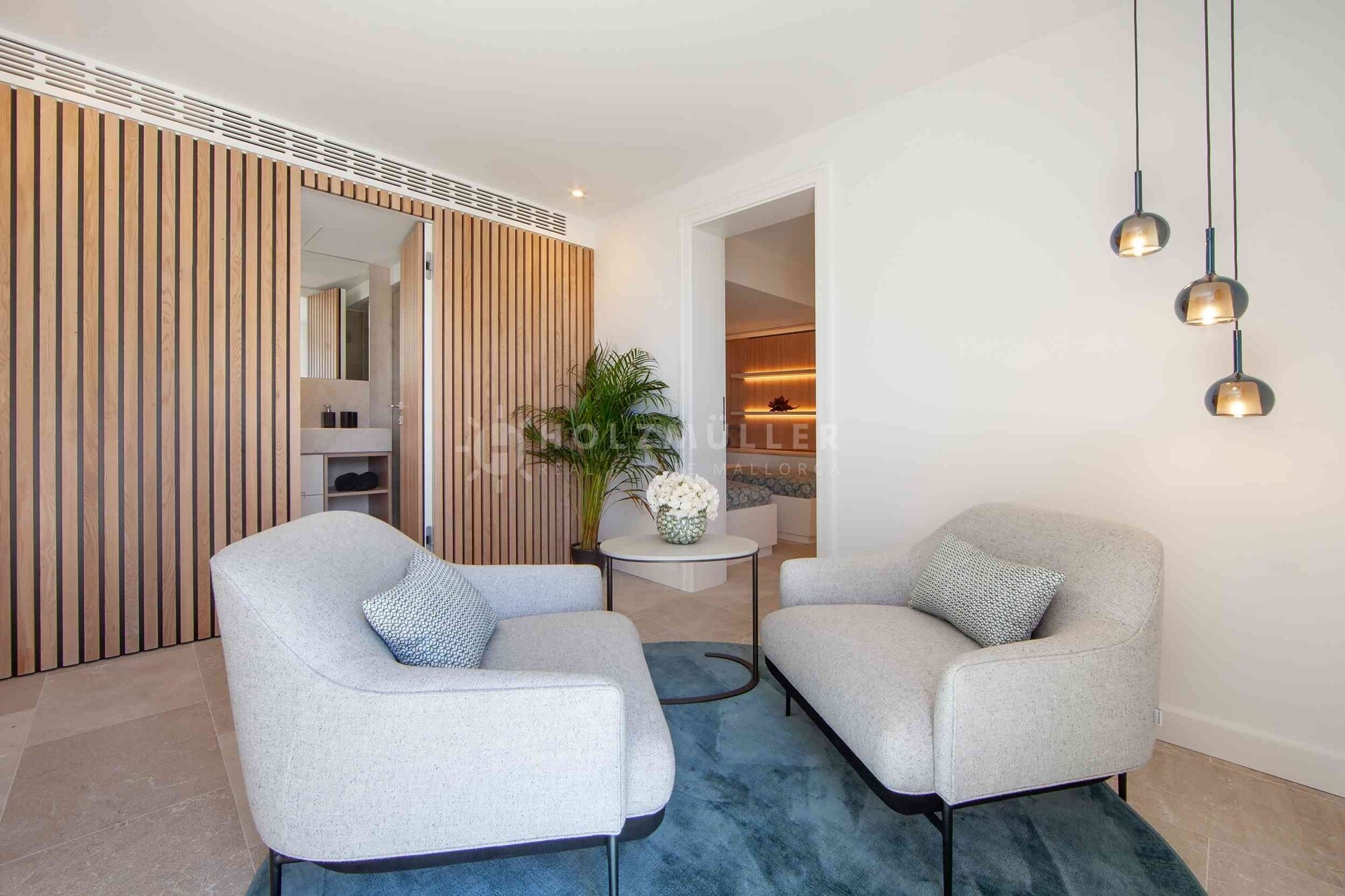 Casa adosada de lujo para primera ocupación después de la renovación con vistas al puerto