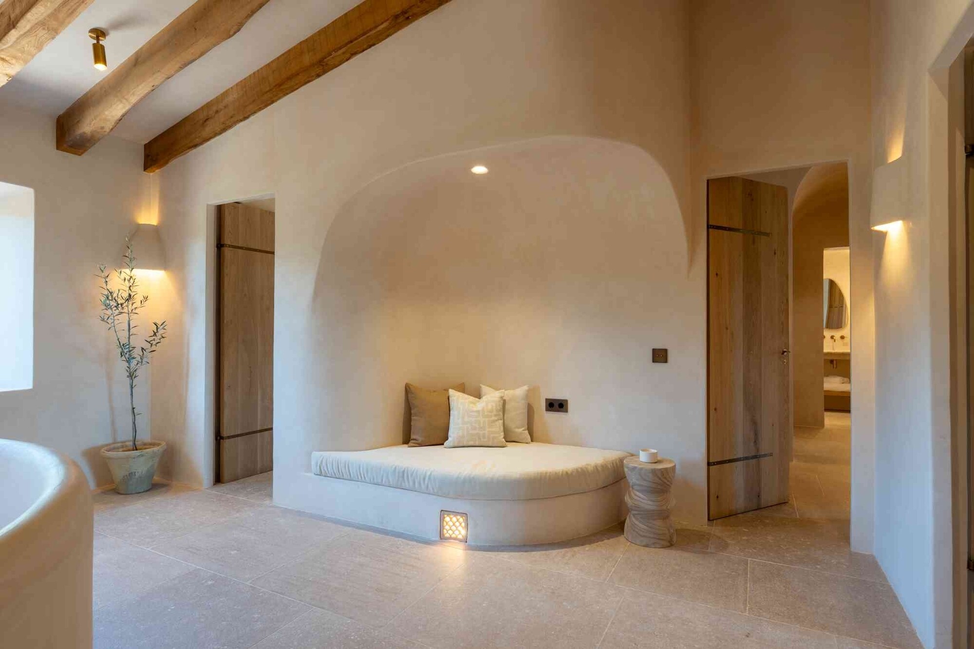 NEUBAU (Fertiggestellt): Finca mit einzigartigem Interior Design