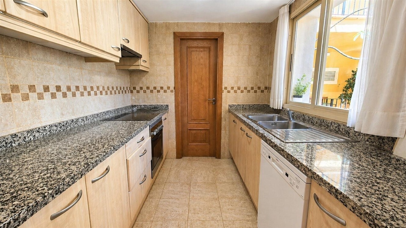 Großzügige Wohnung in gepflegter Anlage direkt am Golfplatz
