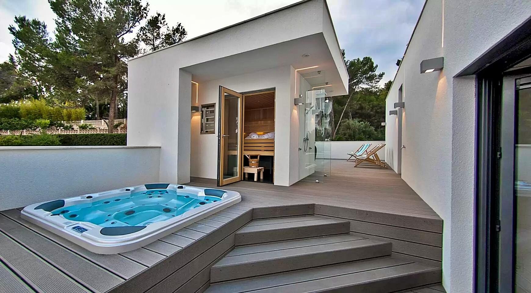 Modern villa directly at the golf course in Son Vida