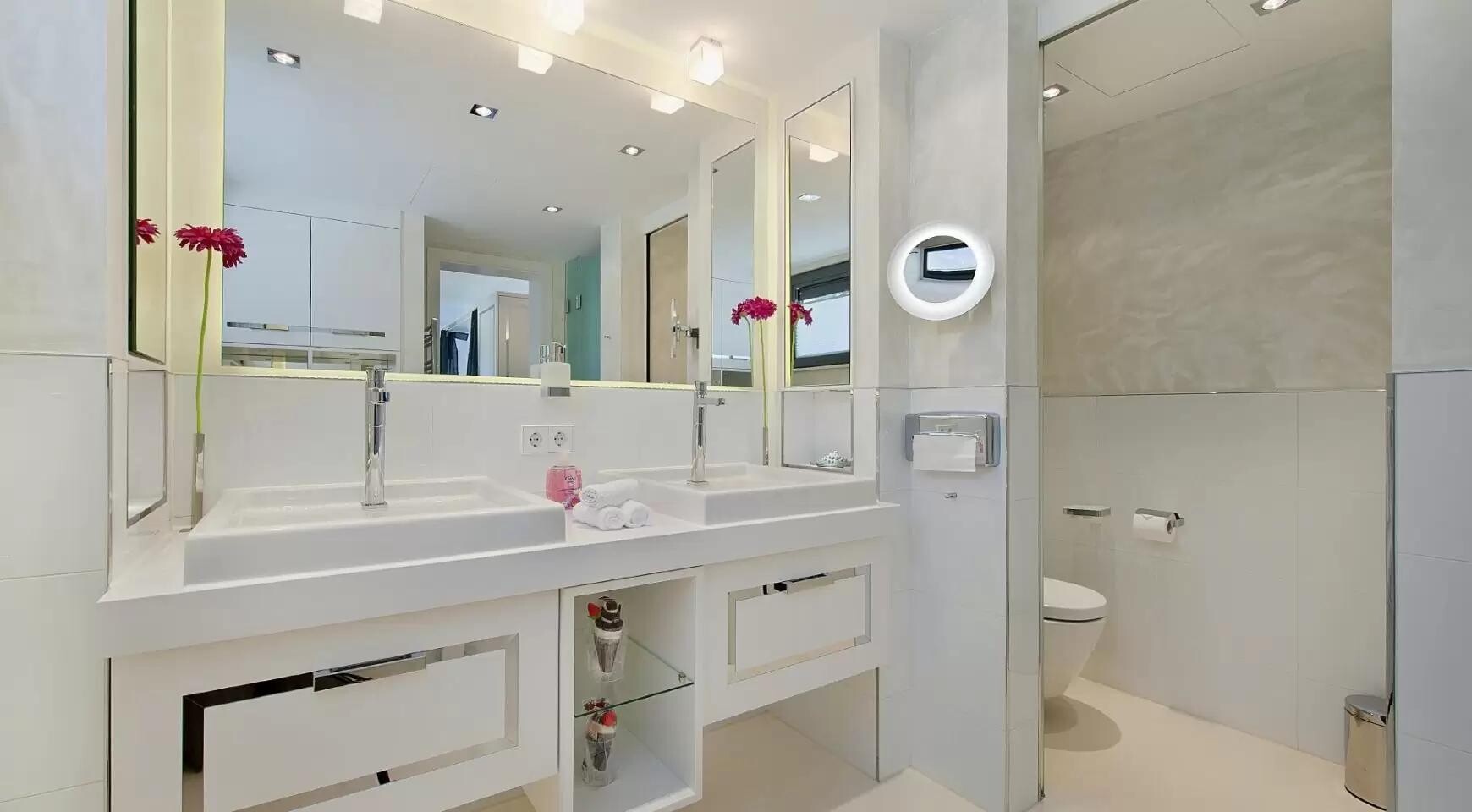 Modern villa directly at the golf course in Son Vida