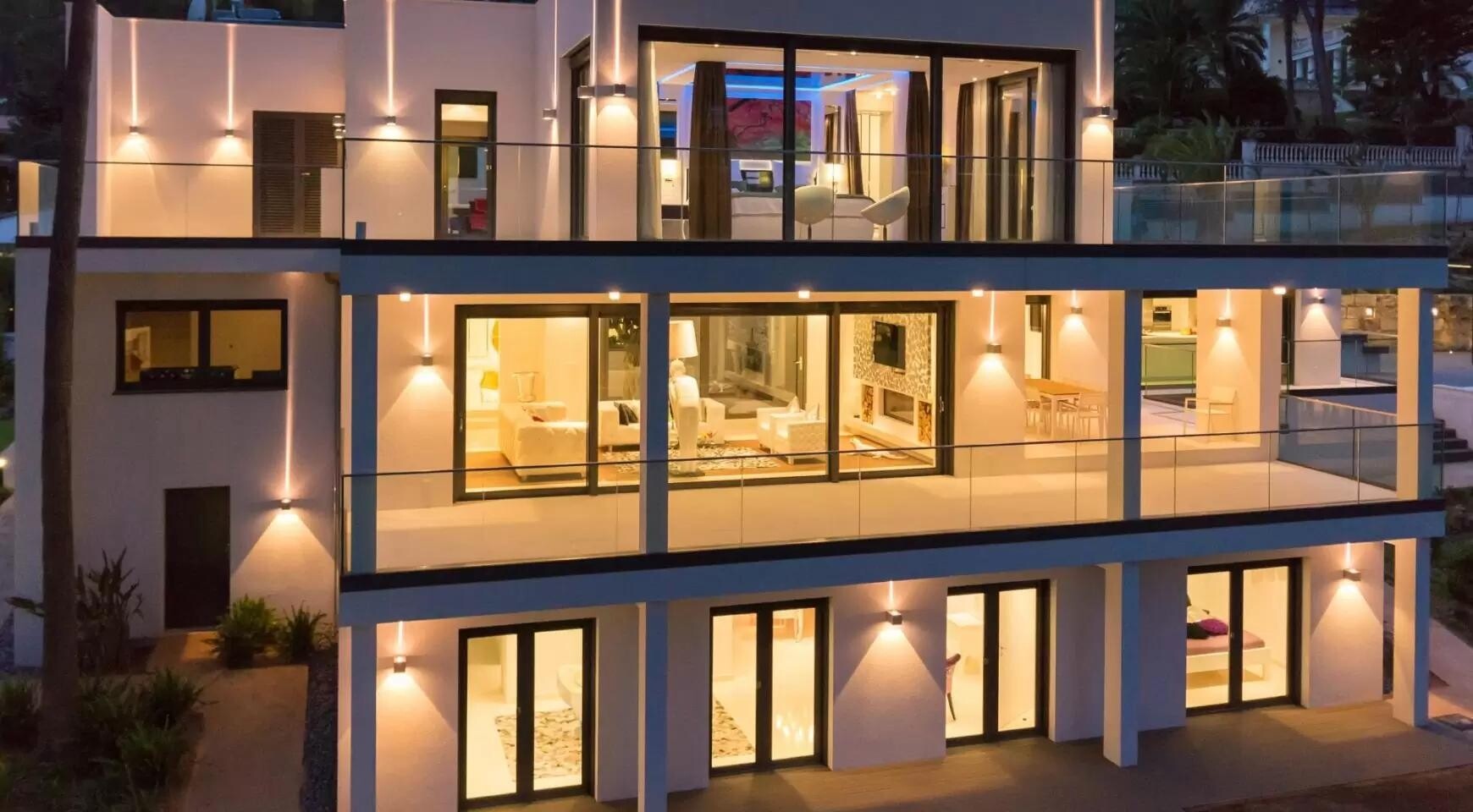 Modern villa directly at the golf course in Son Vida