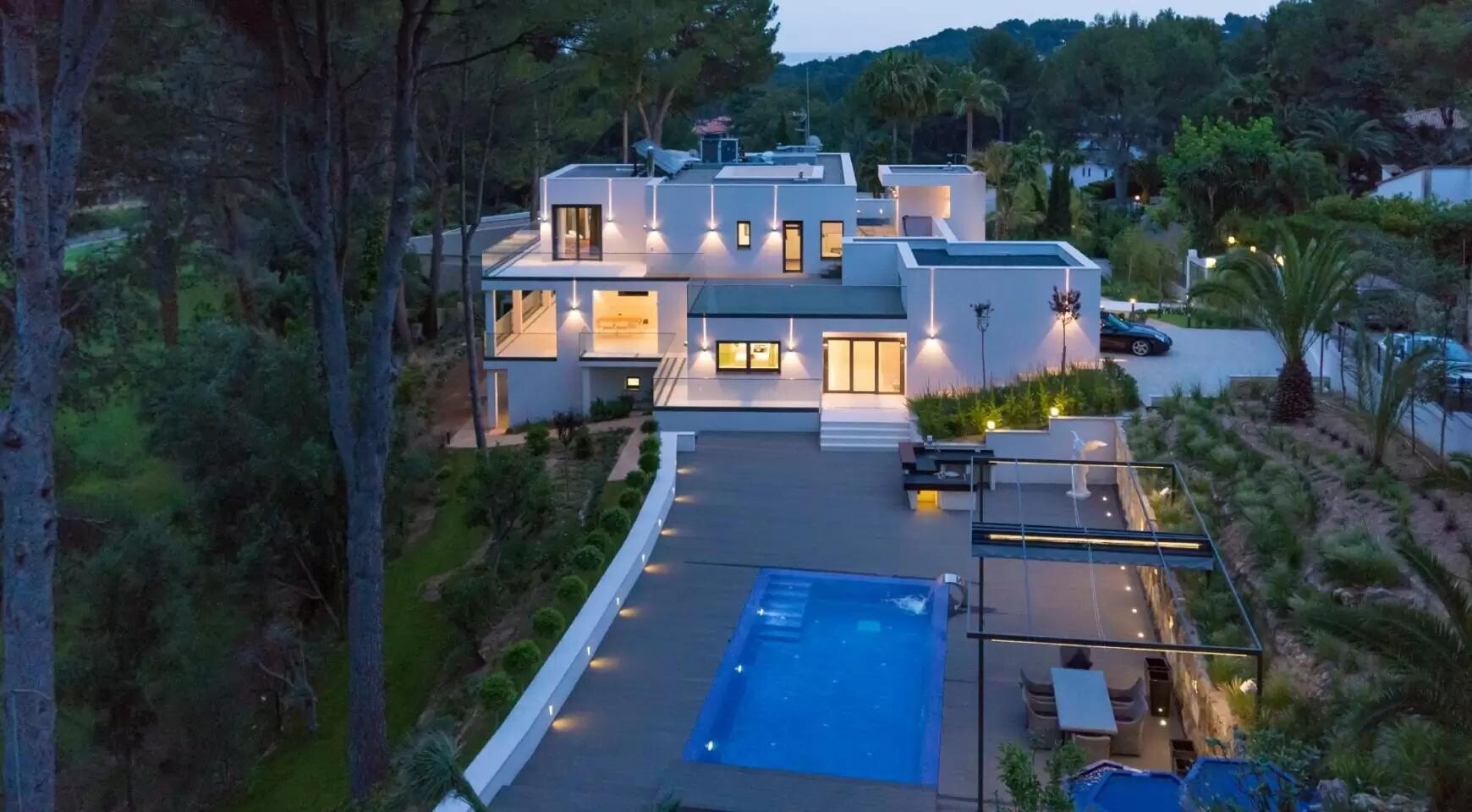 Modern villa directly at the golf course in Son Vida