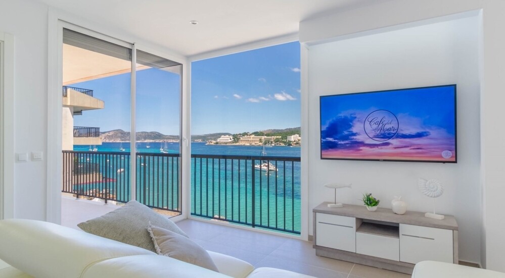 Renovated apartment in first sea line of Santa Ponsa