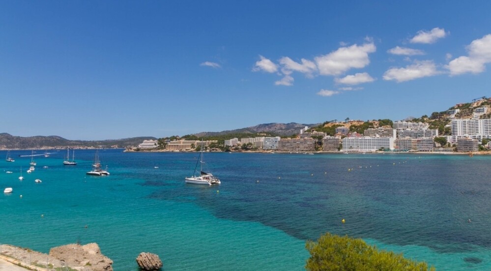 Renovated apartment in first sea line of Santa Ponsa