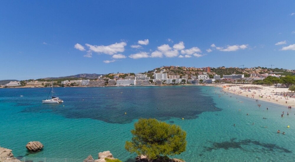 Renovated apartment in first sea line of Santa Ponsa