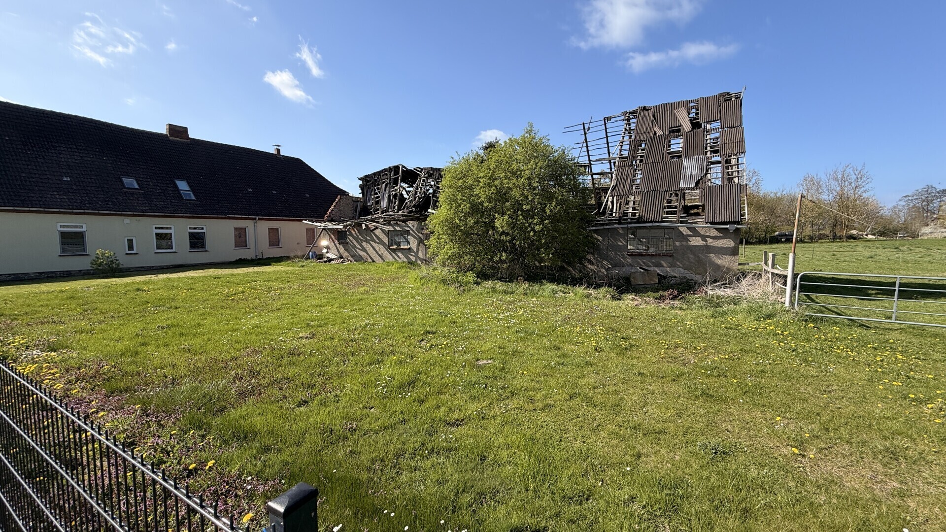 Abrissobjekt (rechts)