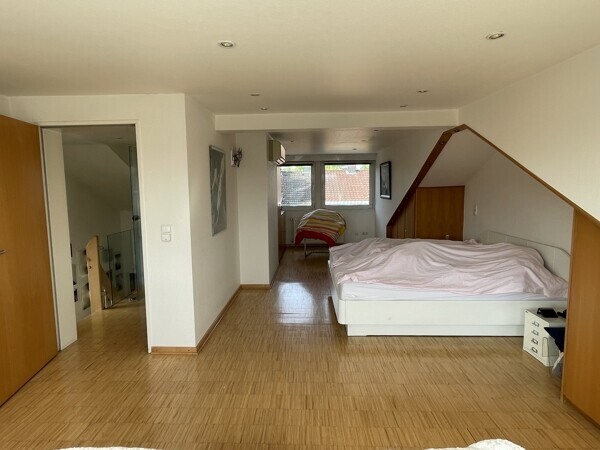 Schlafzimmer DG