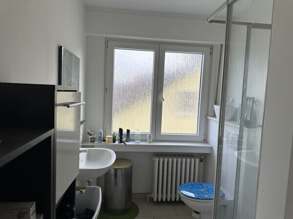 Bad mit Dusche/WC