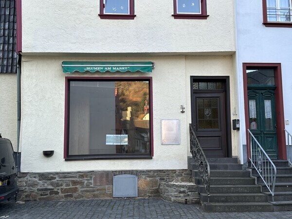 Frontansicht Gewerbe
