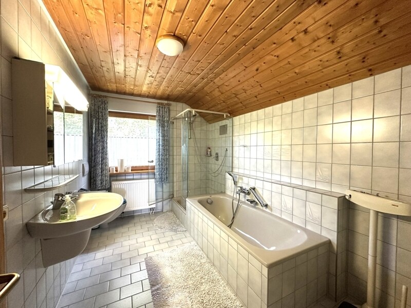 Badezimmer DG