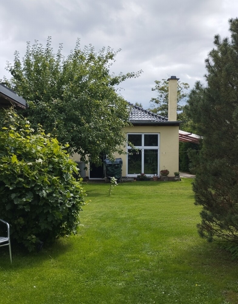 Haus vom Garten aus