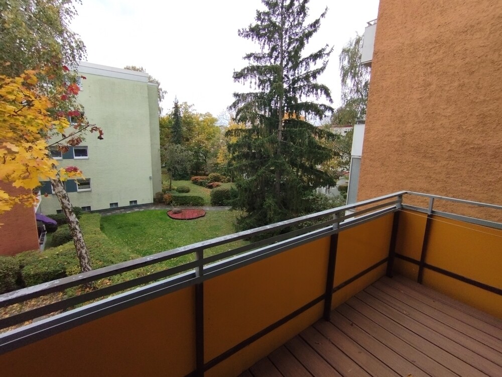 01_Balkon mit Blick ins Grüne