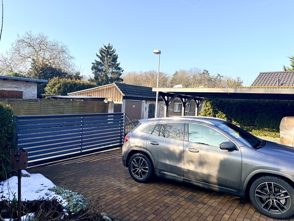 Carport + Stellplatz 