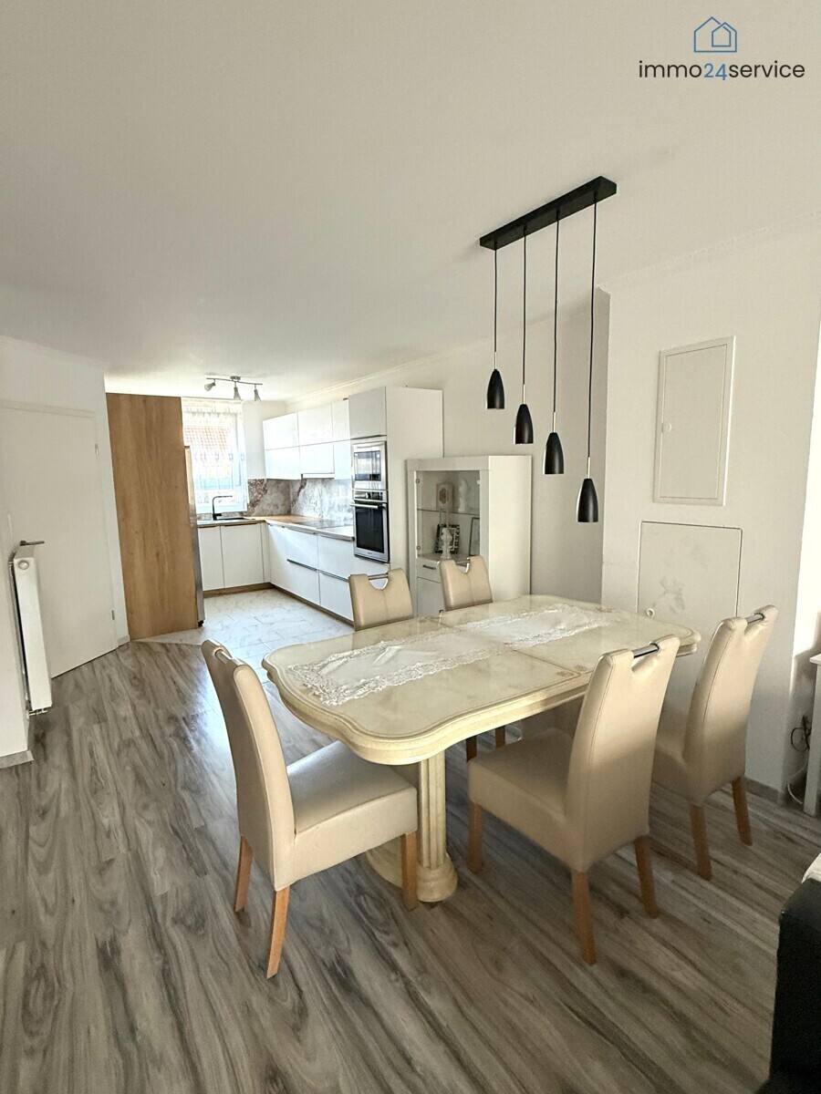 Esszimmer und Küche