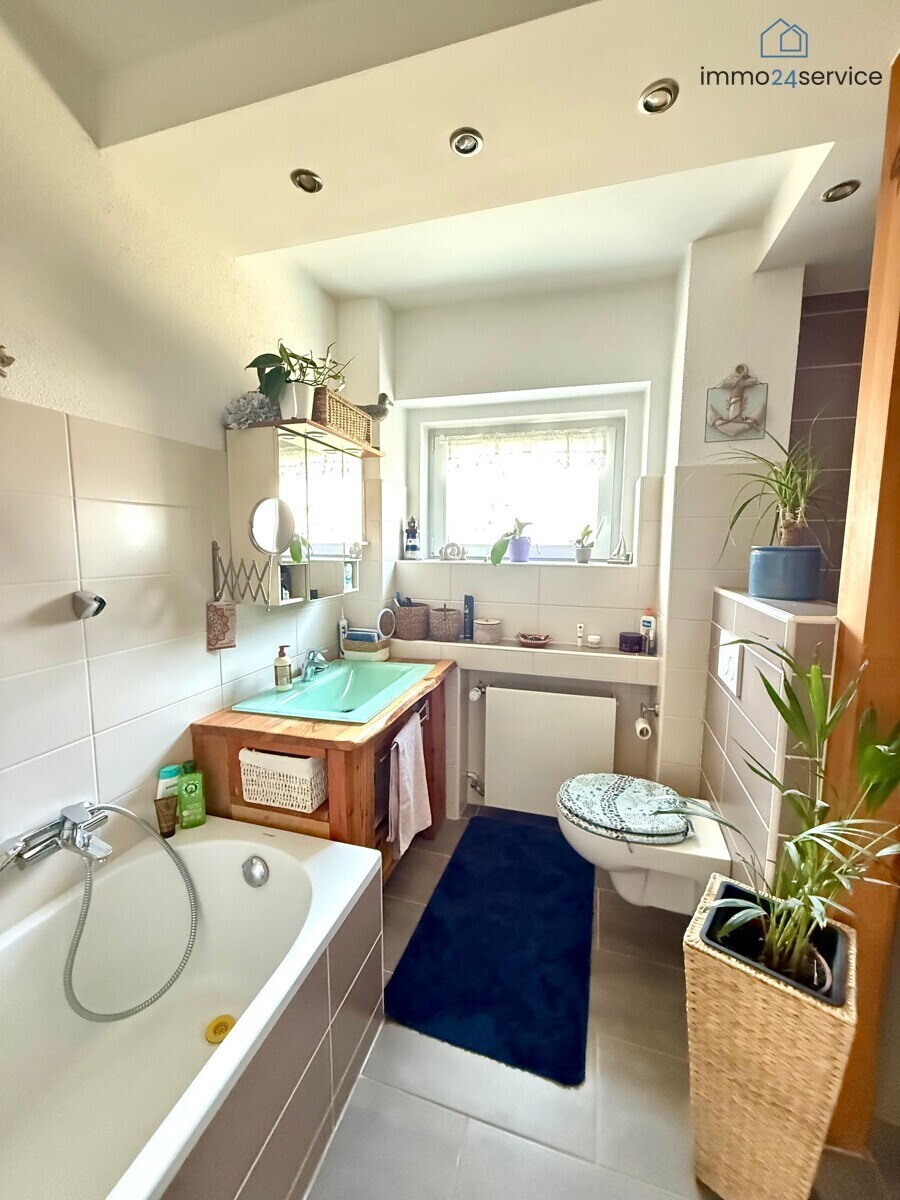 Badezimmer EG Badewanne