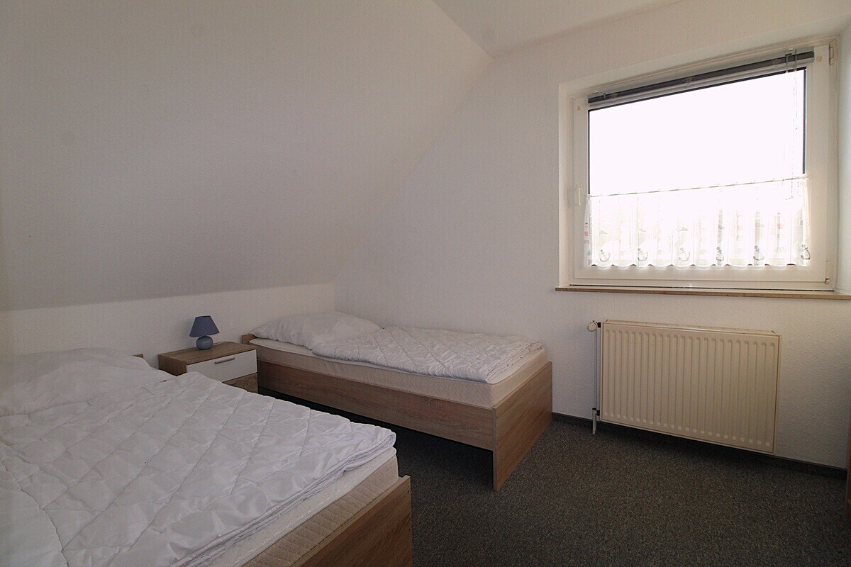 WHG 2 OG Schlafzimmer 1.1