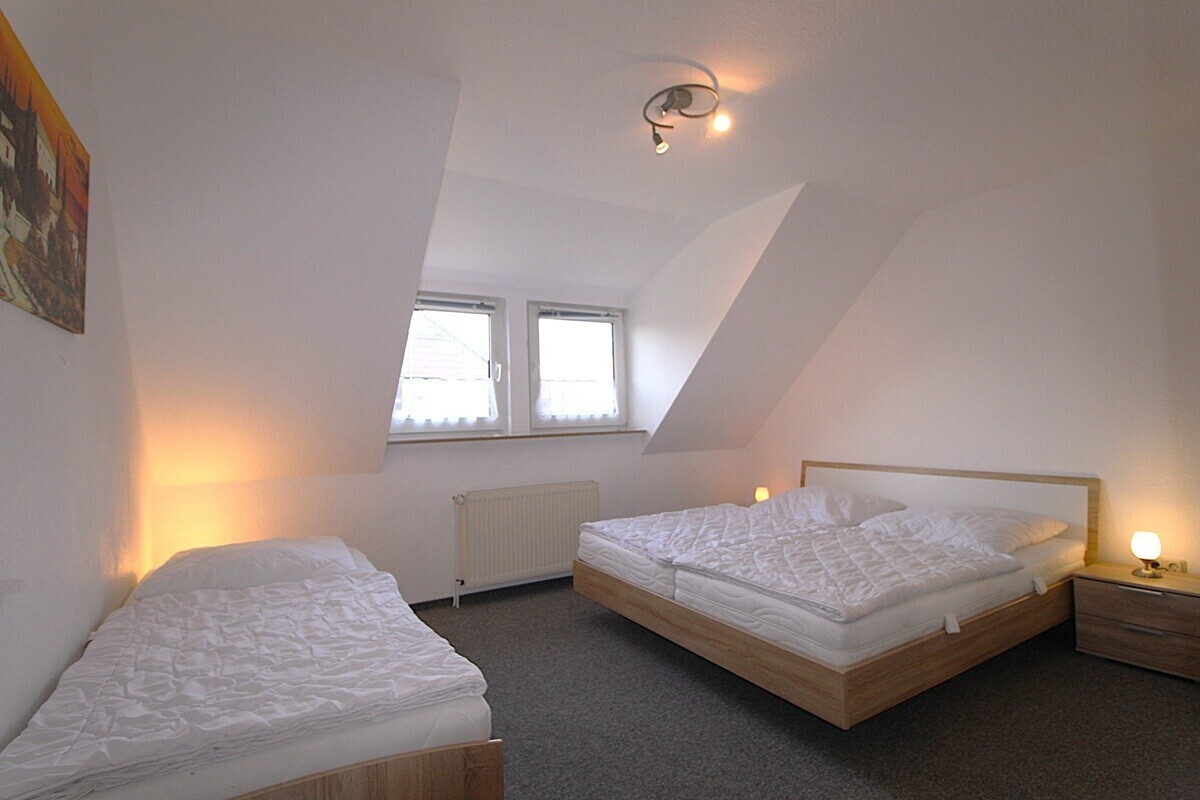 WHG 2 OG Schlafzimmer 3.1