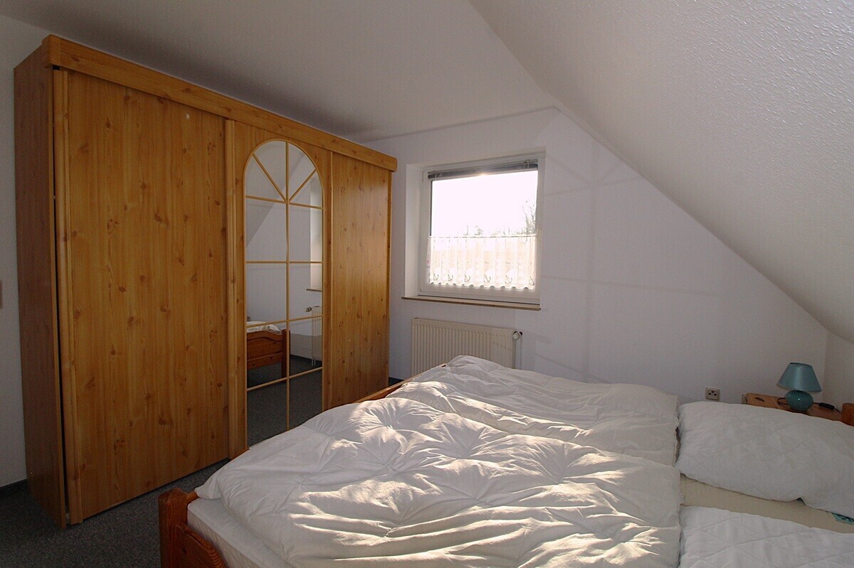 WHG 2 OG Schlafzimmer 2.2