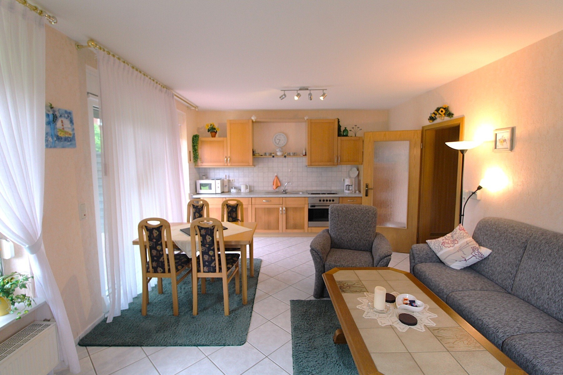 Wohn- Esszimmer 2