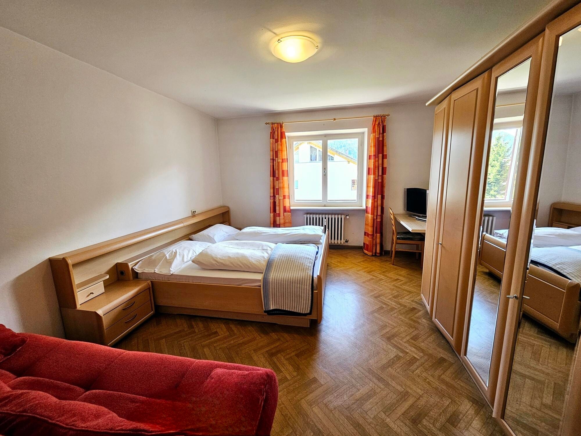 Schlafzimmer 2