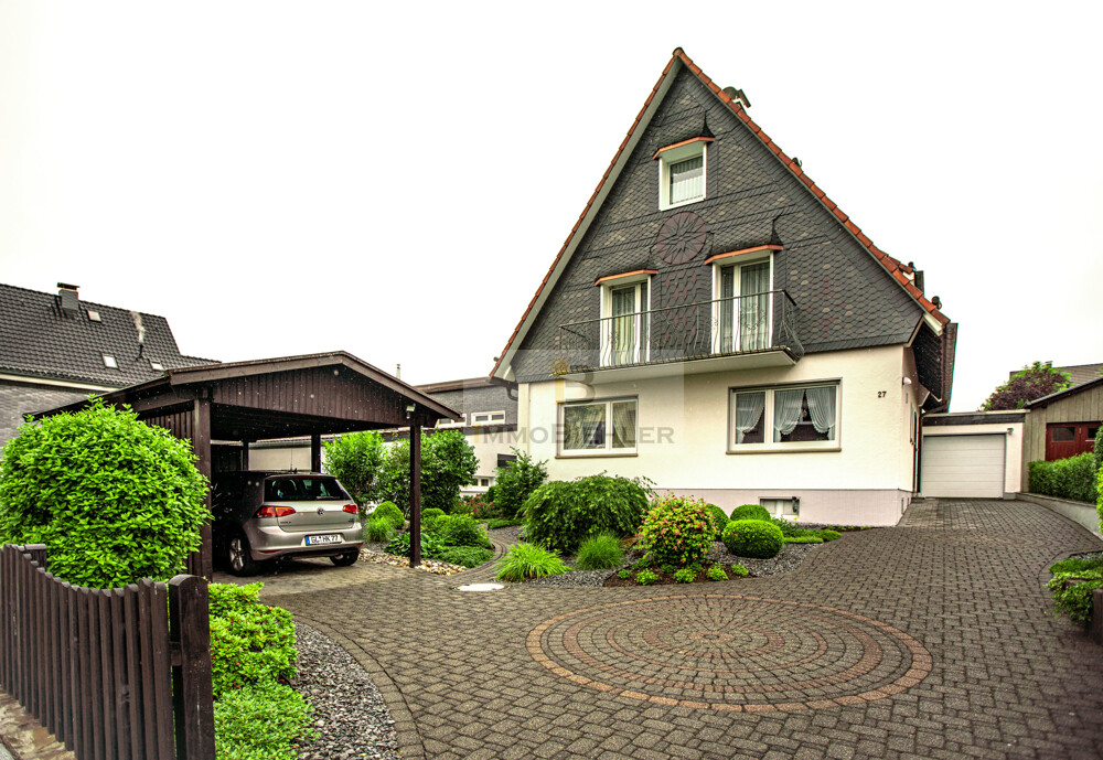Frontansicht mit Ornamentverschieferung