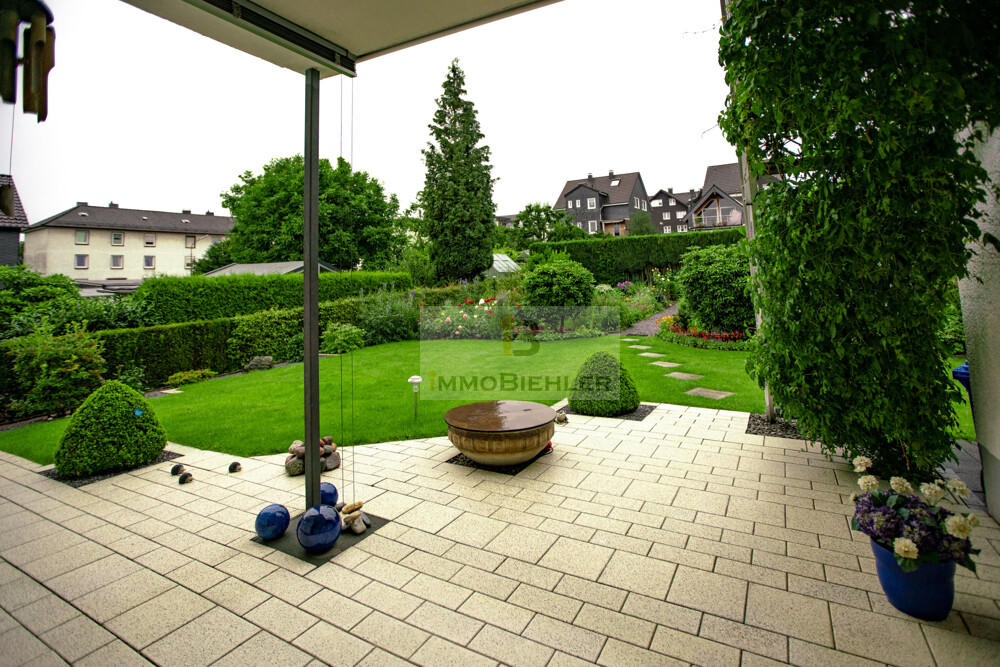 Neuwertige Terrasse