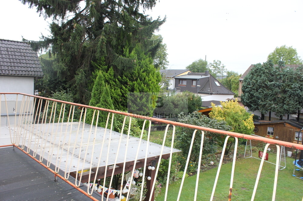 Großer Balkon OG
