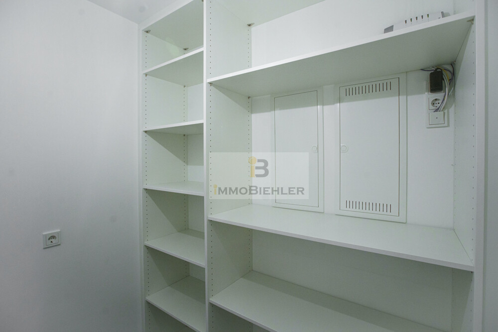 Abstellraum mit Einbauschrank