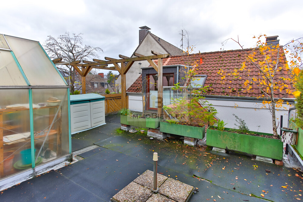 Riesendachterrasse mit Gewächshaus