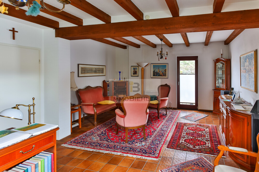 Gemütlich mit Holzdecken EG