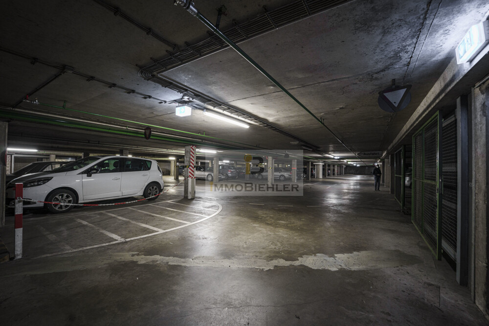 Weitläufige Tiefgarage