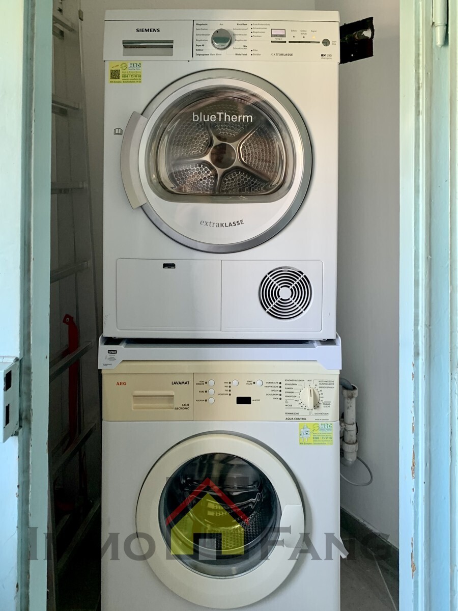 Waschmachine & Trockner in Waschkeller