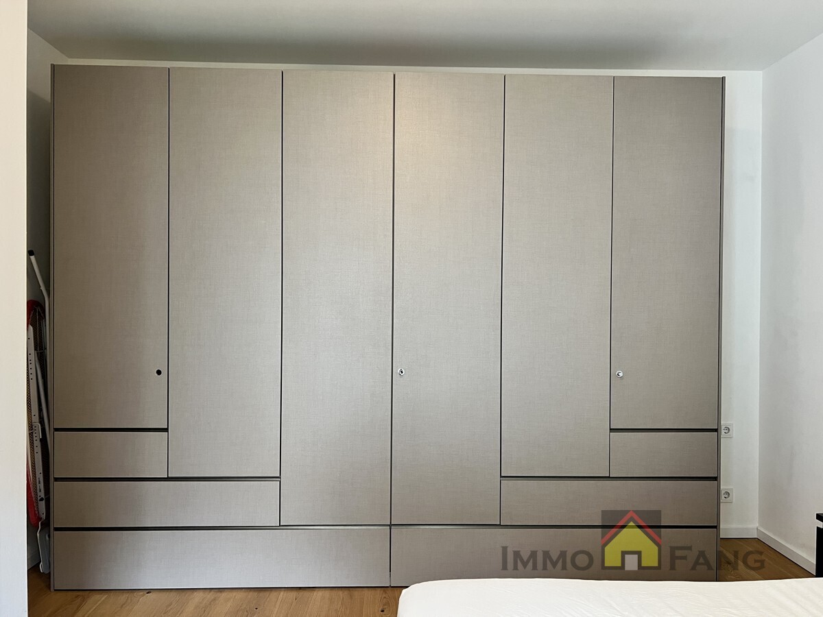 Kleiderschrank im Schlafzimmer